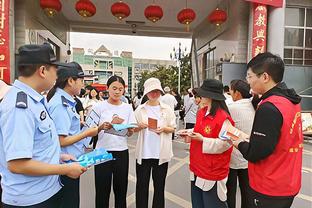 赖斯本场数据：1次送点，2次关键传球，9次成功对抗全场最多